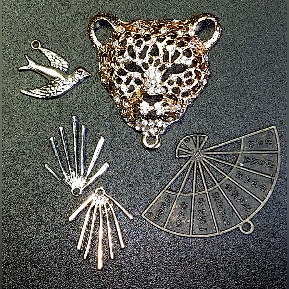 Mini-lot of charms and pendants | 5 pieces included